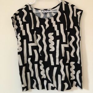 Dusen Dusen patterned black and white blouse